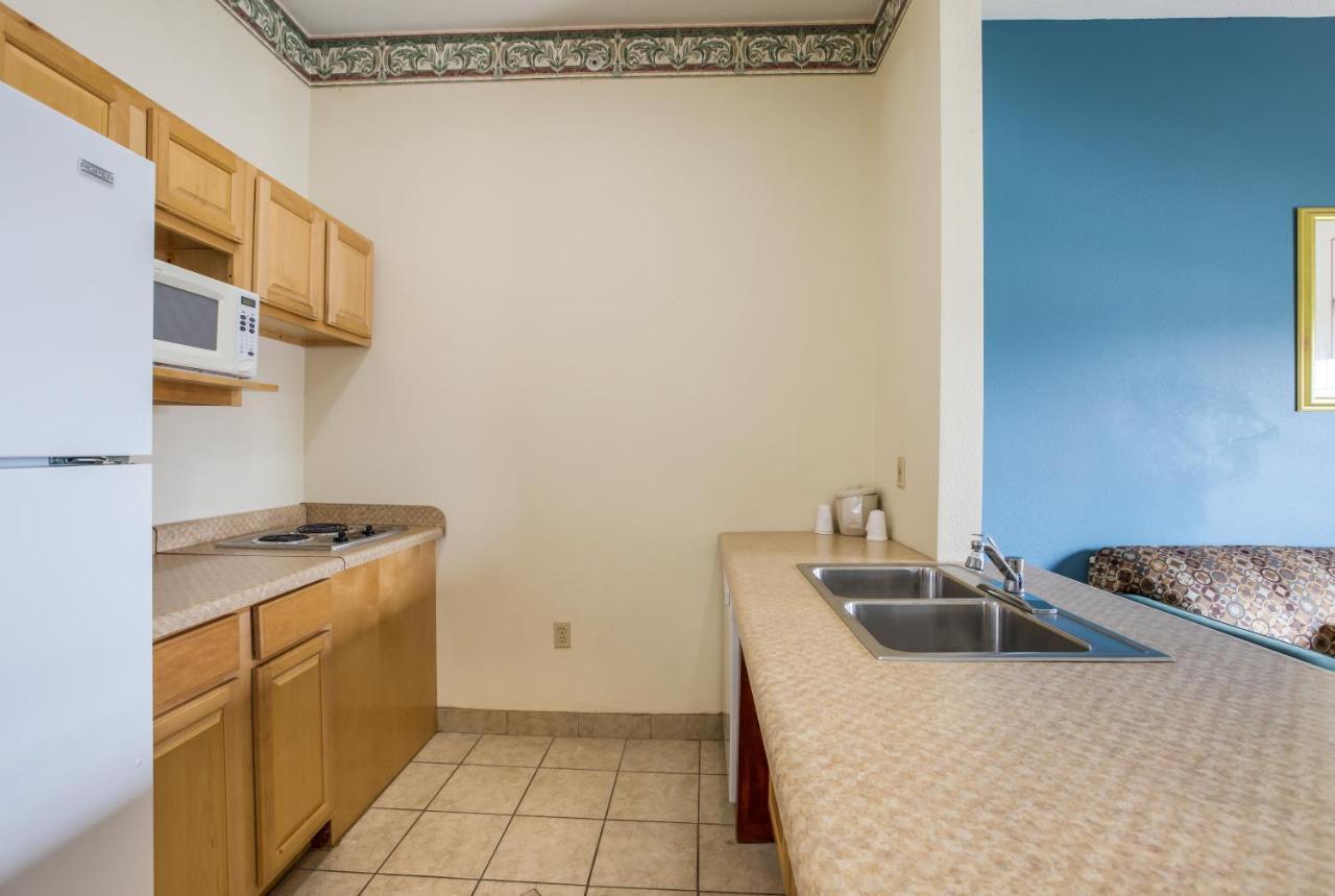 Americas Value Hotel